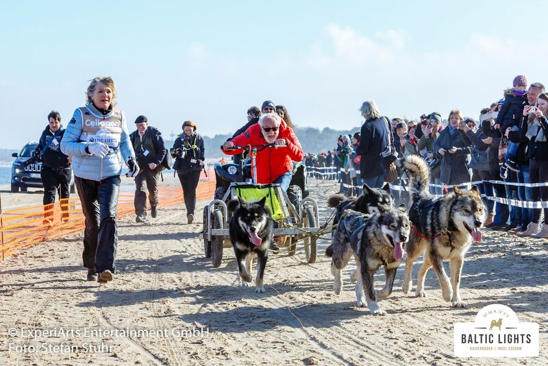 Selbst alte Fernsehhasen wie Dieter Hallervorden und Jutta Speidel waren im vergangenen Jahr für diesen Spaß noch zu haben und legten sich als Musher mächtig ins Zeug.